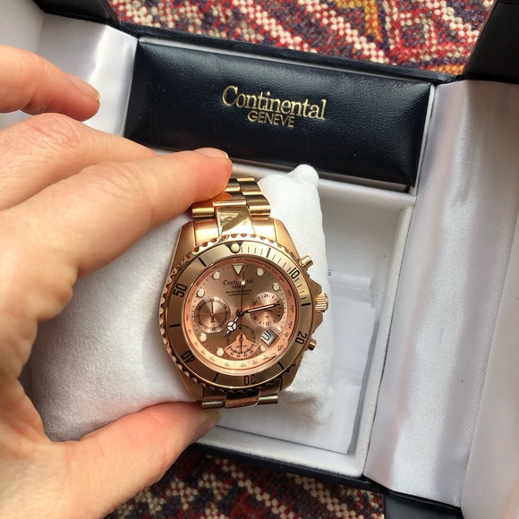 Rose gold chronograph watch - Picture 6 of 8